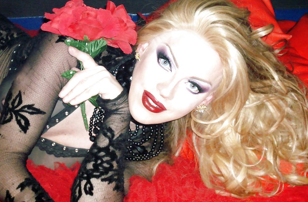 25P Crossdressers & Ladyboys: no-nude but erotic