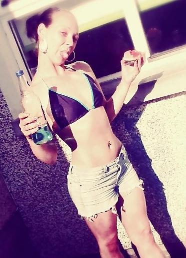 15P Chav slut sisters