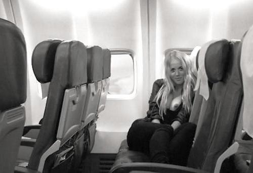 25P Nakes on a plane