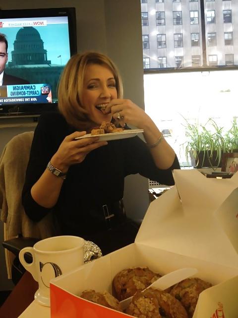 25P Celebs Eating Food