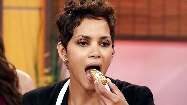 25P Celebs Eating Food
