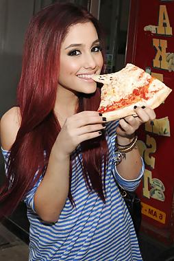 25P Celebs Eating Food