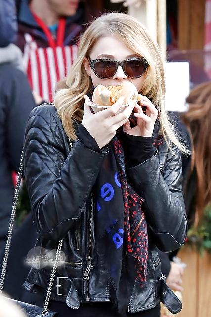 25P Celebs Eating Food
