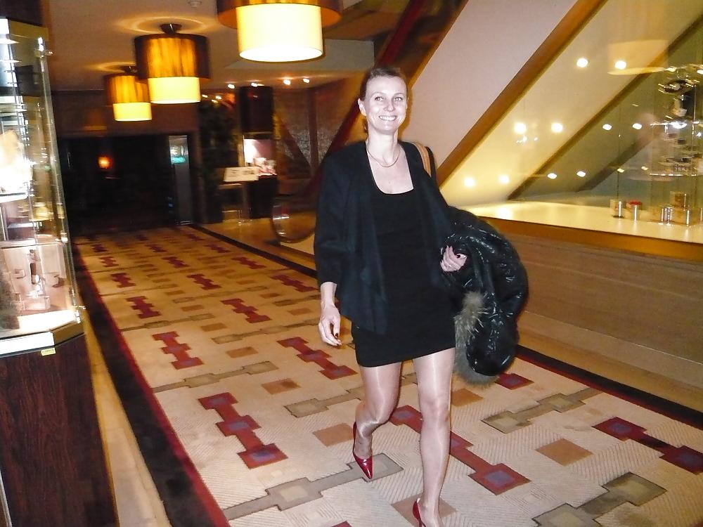 25P Frech Swinger Wife