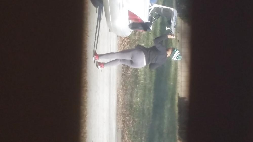 14P Nice juicy ebony booty in leggings next door