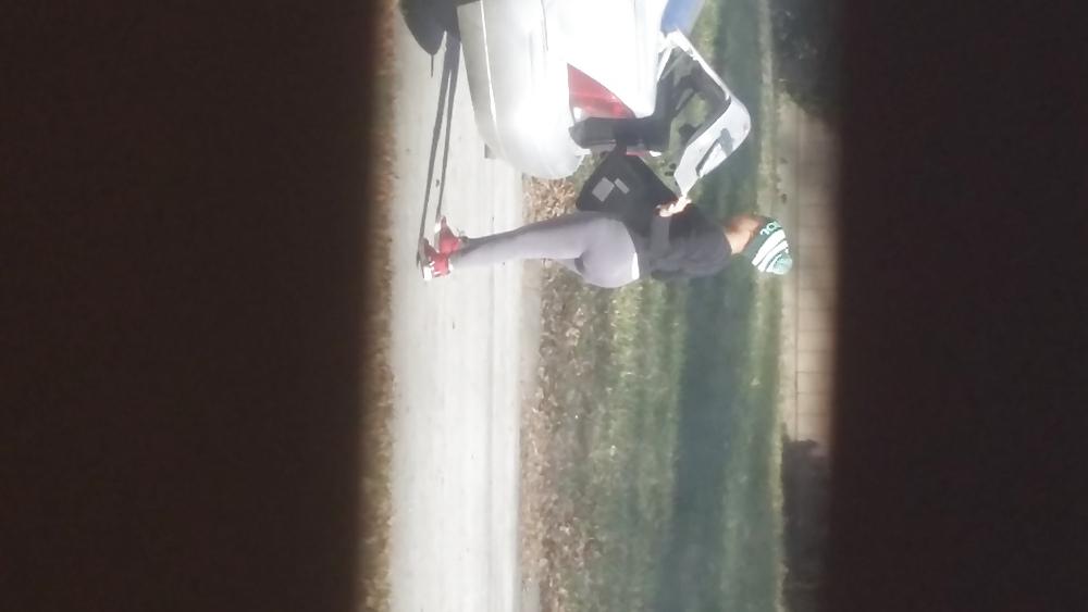 14P Nice juicy ebony booty in leggings next door