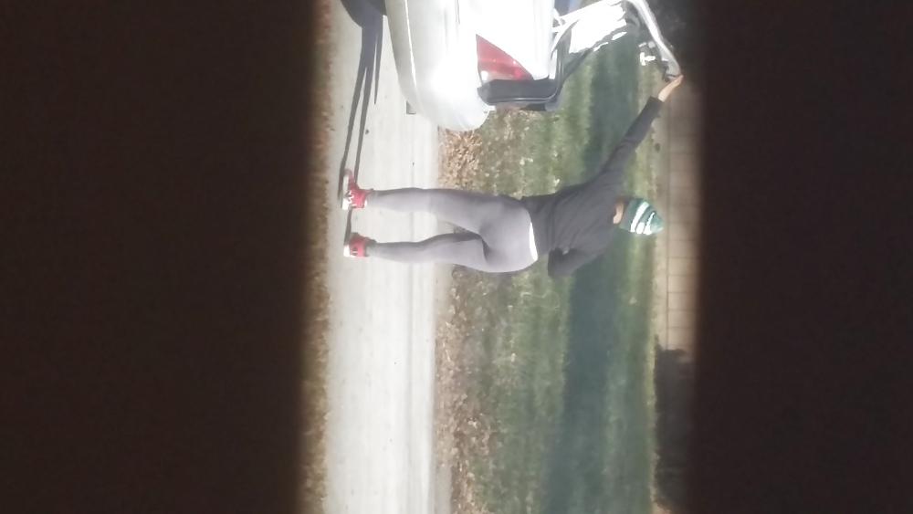 14P Nice juicy ebony booty in leggings next door