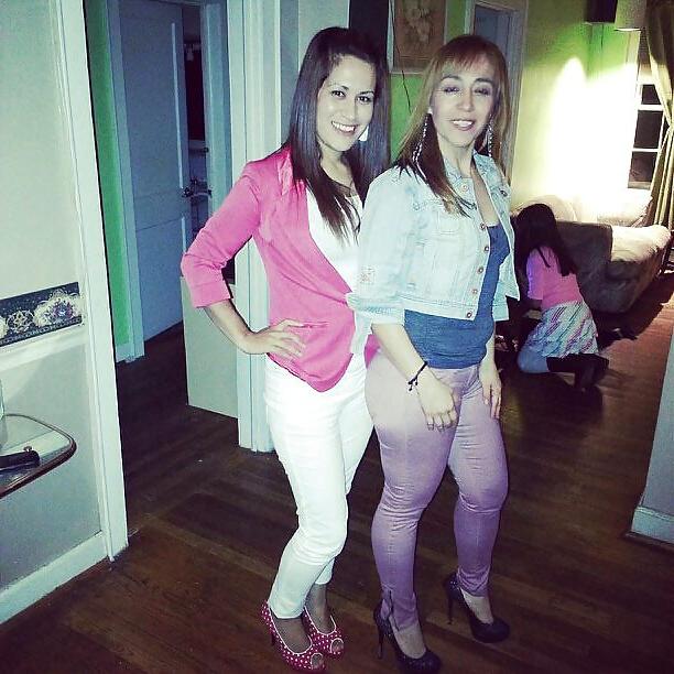 6P Mi sesy tia con sus hermosos tacones!!