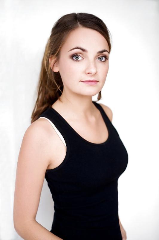 7P Paula schramm German Actress