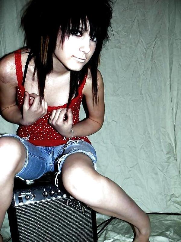 10P Emo girl
