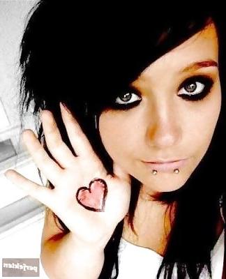 10P Emo girl
