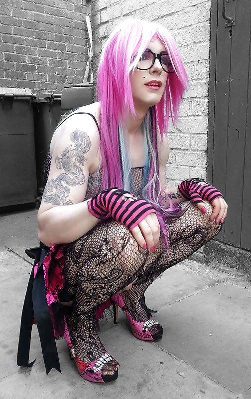 25P Pretty Kitty Burlesque Emo Style ( Outdoor shoot )