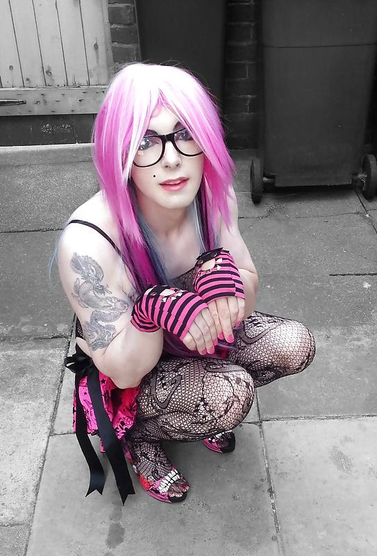 25P Pretty Kitty Burlesque Emo Style ( Outdoor shoot )