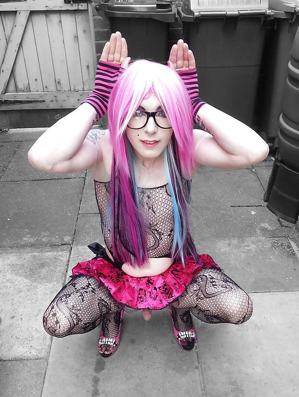 25P Pretty Kitty Burlesque Emo Style ( Outdoor shoot )