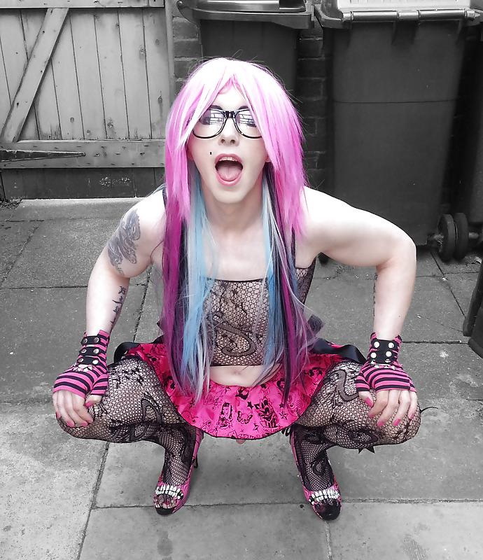 25P Pretty Kitty Burlesque Emo Style ( Outdoor shoot )