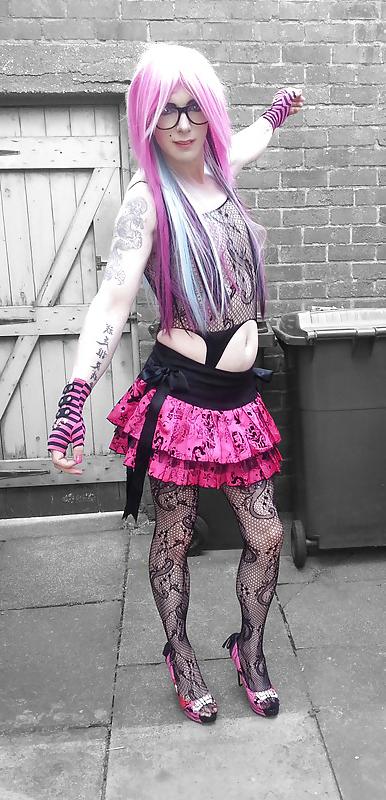 25P Pretty Kitty Burlesque Emo Style ( Outdoor shoot )