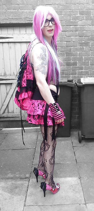 25P Pretty Kitty Burlesque Emo Style ( Outdoor shoot )