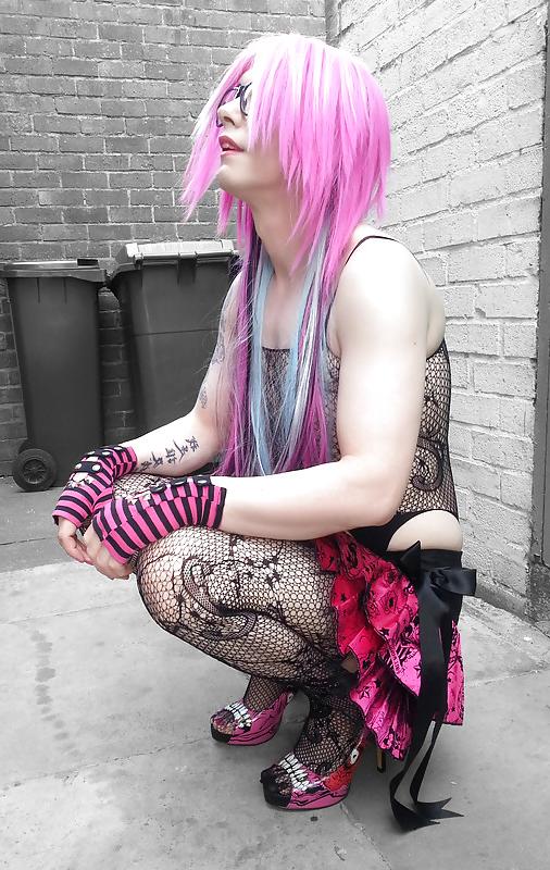 25P Pretty Kitty Burlesque Emo Style ( Outdoor shoot )