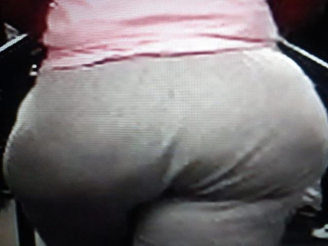11P Big booty gilf on treadmill