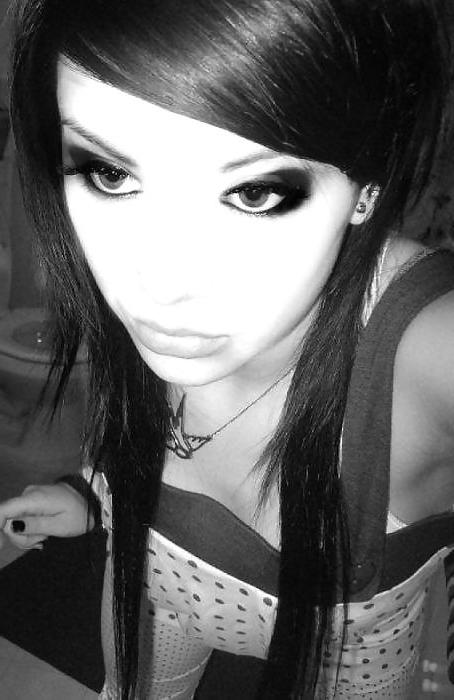 21P Jolies emo girls