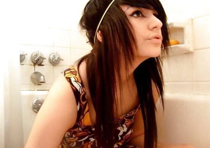 21P Jolies emo girls