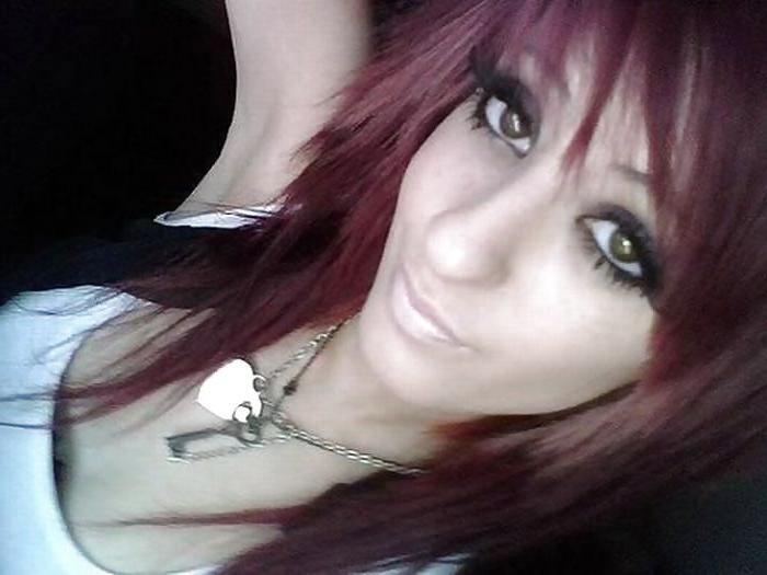 21P Jolies emo girls