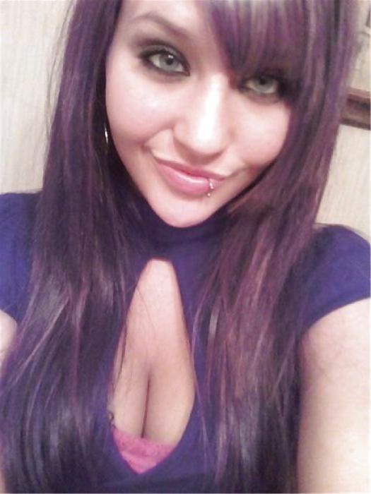 21P Jolies emo girls