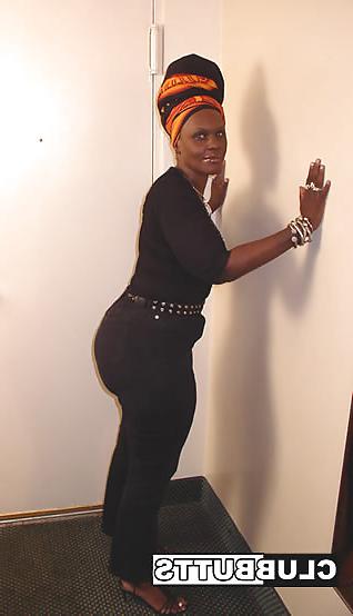 23P Big booty mama Isis