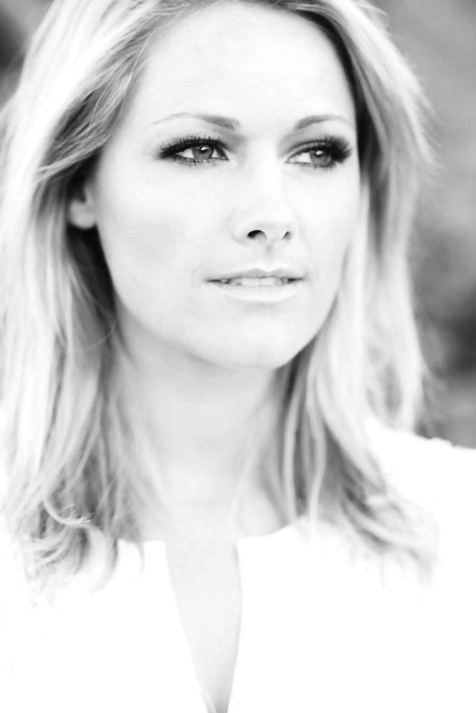 9P Helene Fischer-German Singer and Hot Girl