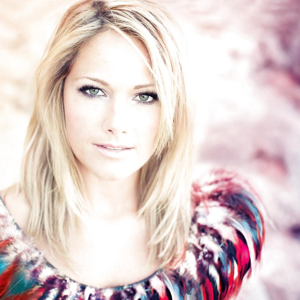 9P Helene Fischer-German Singer and Hot Girl