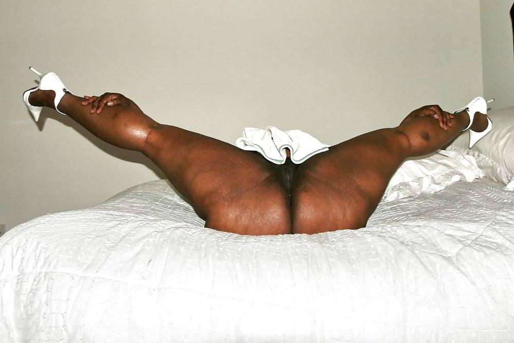 15P AMATEUR BLACK MATURE WITH BIG ASS