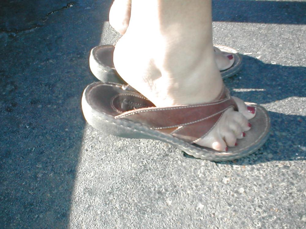 21P Hispanic Street Feet 1