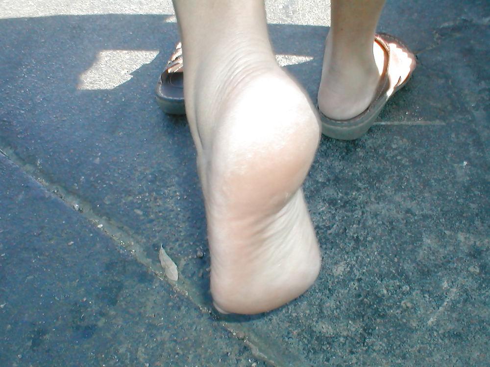 21P Hispanic Street Feet 1