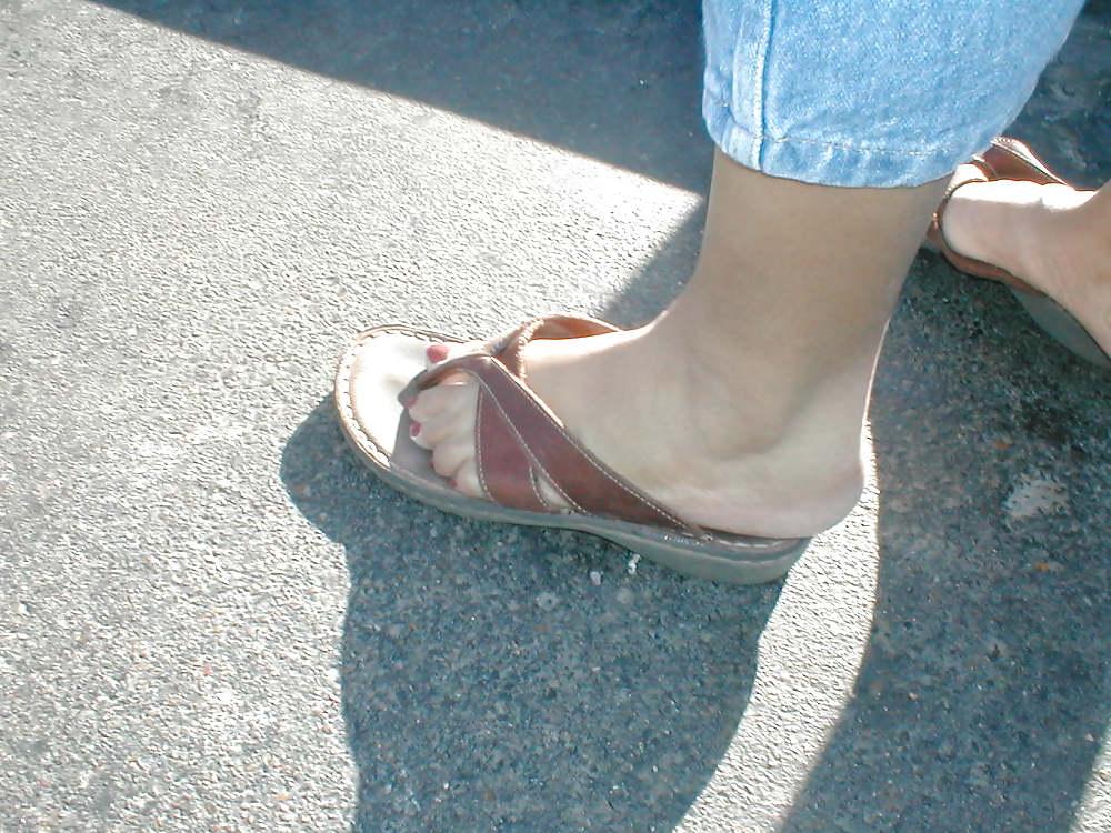 21P Hispanic Street Feet 1