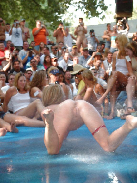 25P Some babe nude on the beach mixed