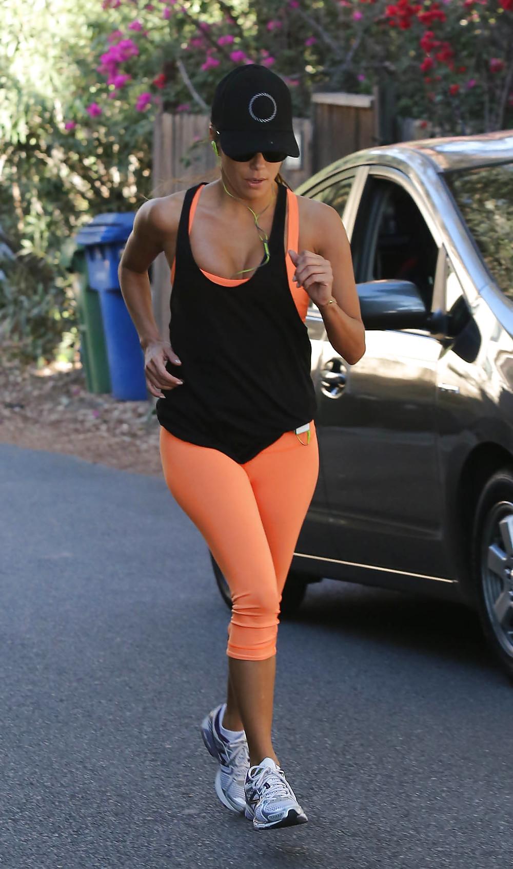 18P Eva Longoria - Booty In Leggings!