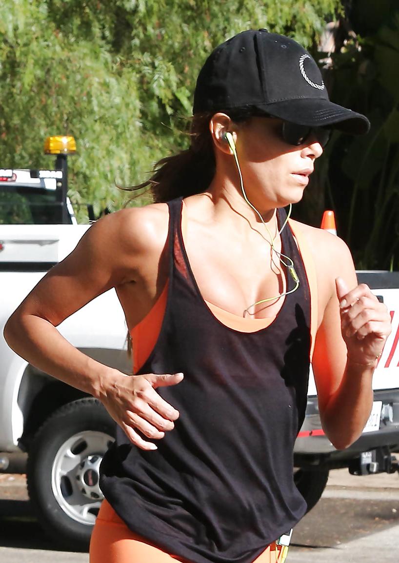 18P Eva Longoria - Booty In Leggings!