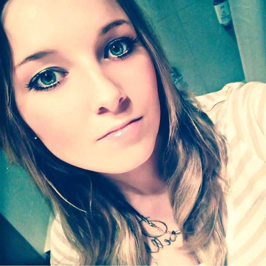 25P Sexy german young girls please comment