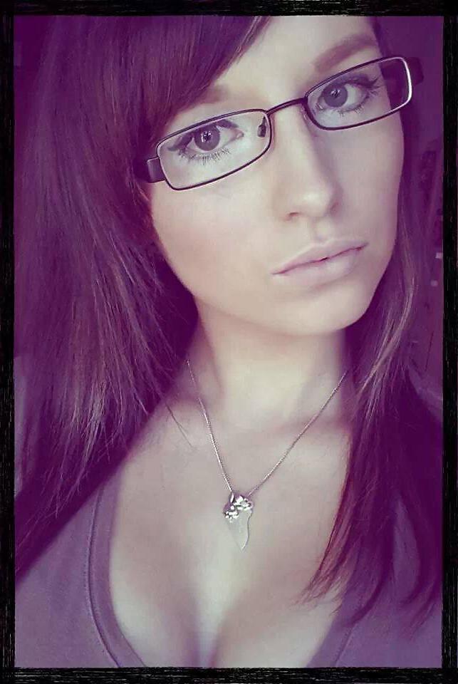 25P Sexy german young girls please comment