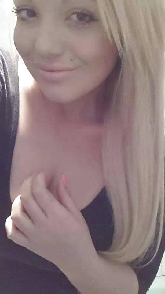 25P Sexy german young girls please comment