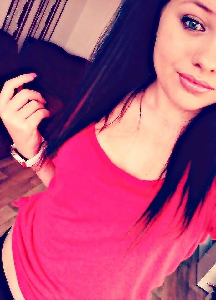 25P Sexy german young girls please comment