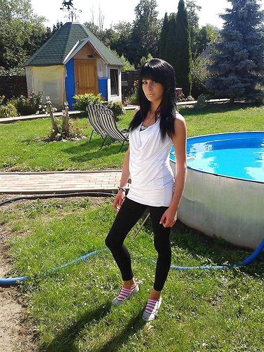 25P Sexy german young girls please comment