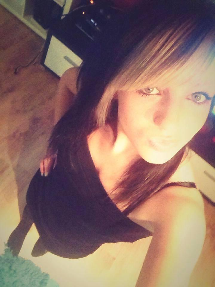 25P Sexy german young girls please comment
