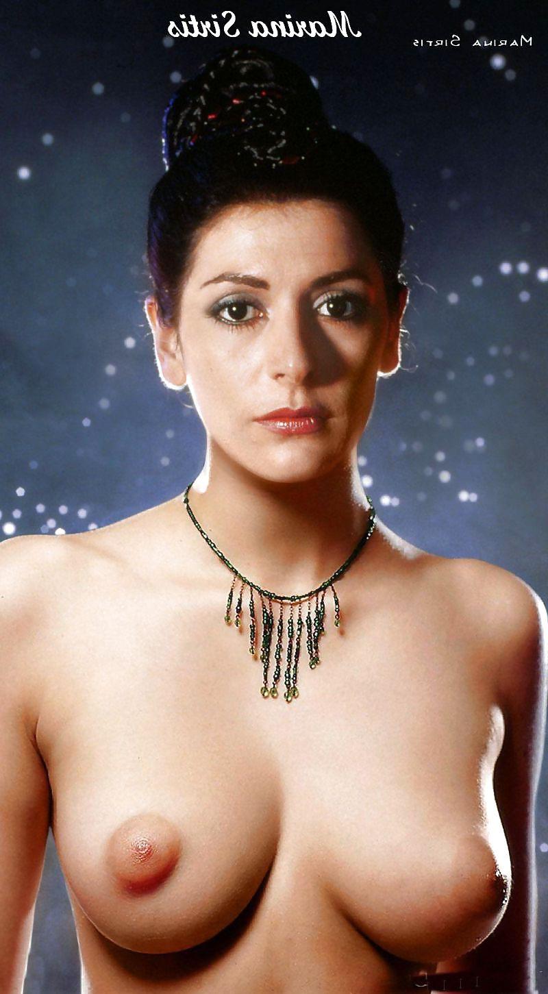 25P Scifi babes 1.