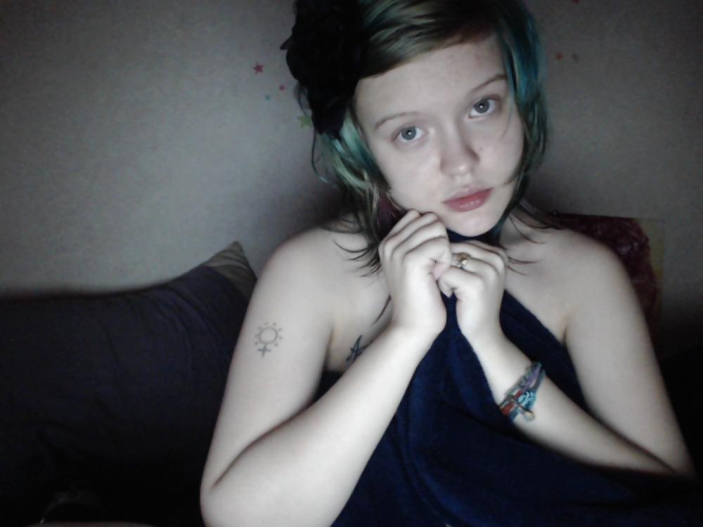 25P Big Tits emo babe 