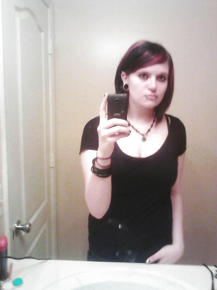 12P Emo Facebook Teen Julie