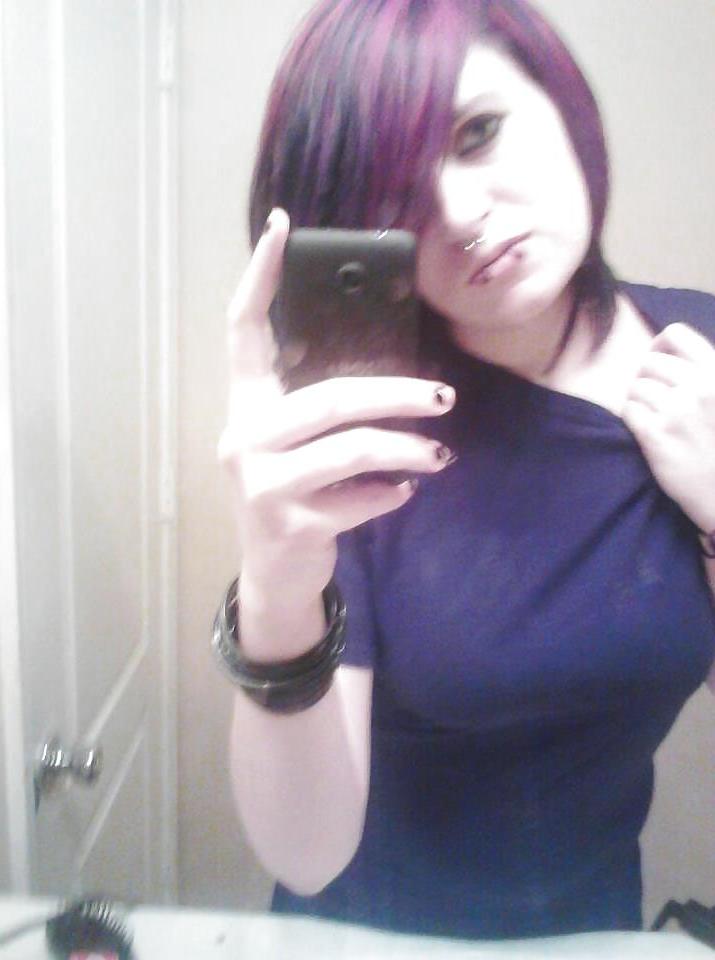 12P Emo Facebook Teen Julie