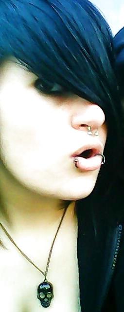 12P Emo Facebook Teen Julie