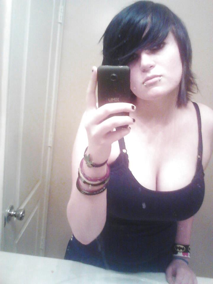 12P Emo Facebook Teen Julie