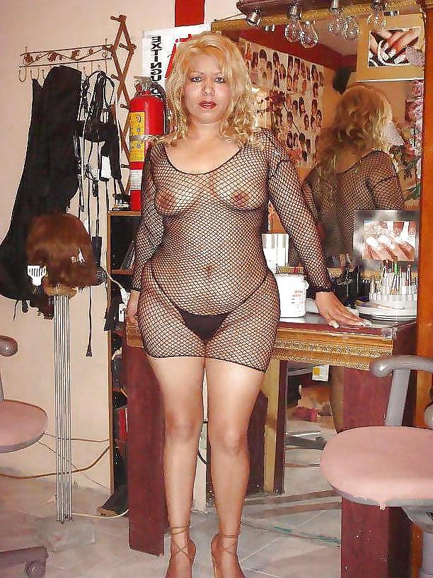25P Sexy plump mature